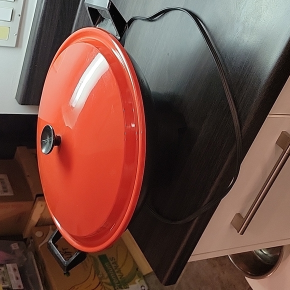 Kitchen Toastess Electric Wok Red And Black For Diner At Table With